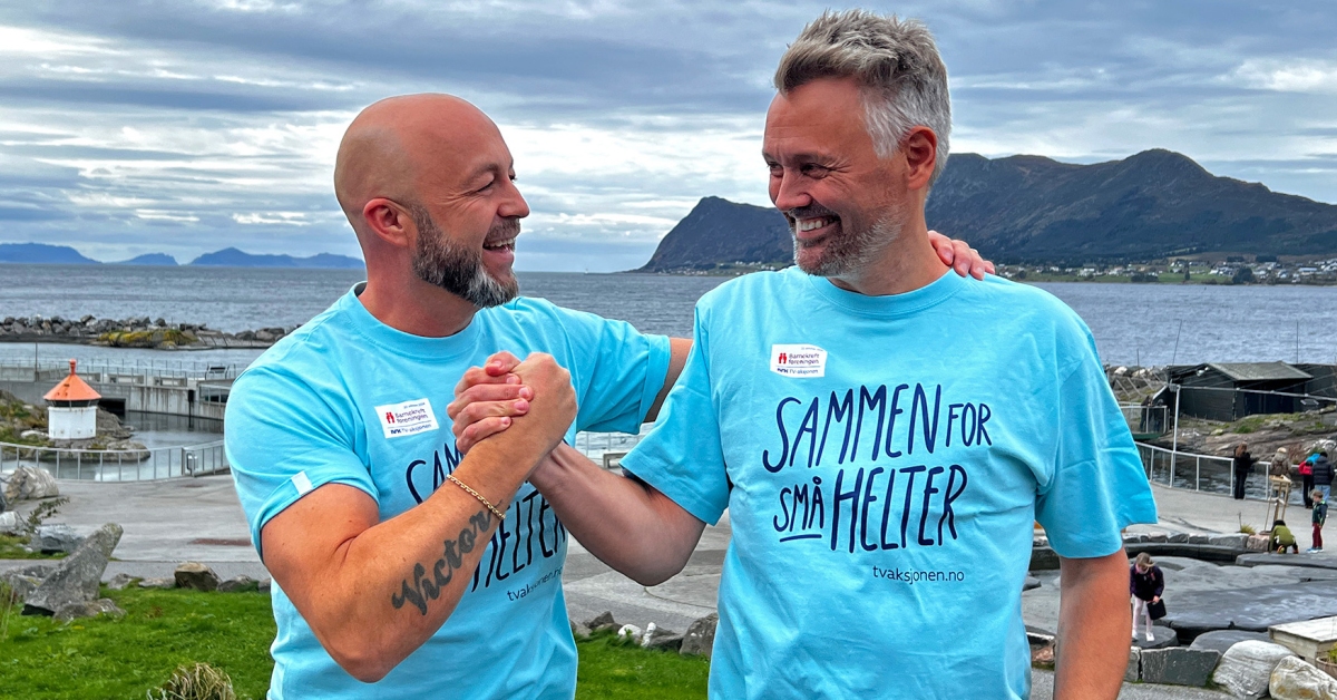 SAMMEN FOR SMÅ HELTER: Primus motor for næringslivsdugnaden og daglig leder i B2B ARENA, Frank Victor Valderhaugstrand, sammen med vertskap og administrerende direktør for Atlanterhavsparken, Kjetil Aarseth.